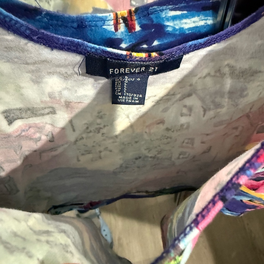 Forever 21 Multicolor Graphic Crop Top - Picture 2 of 6